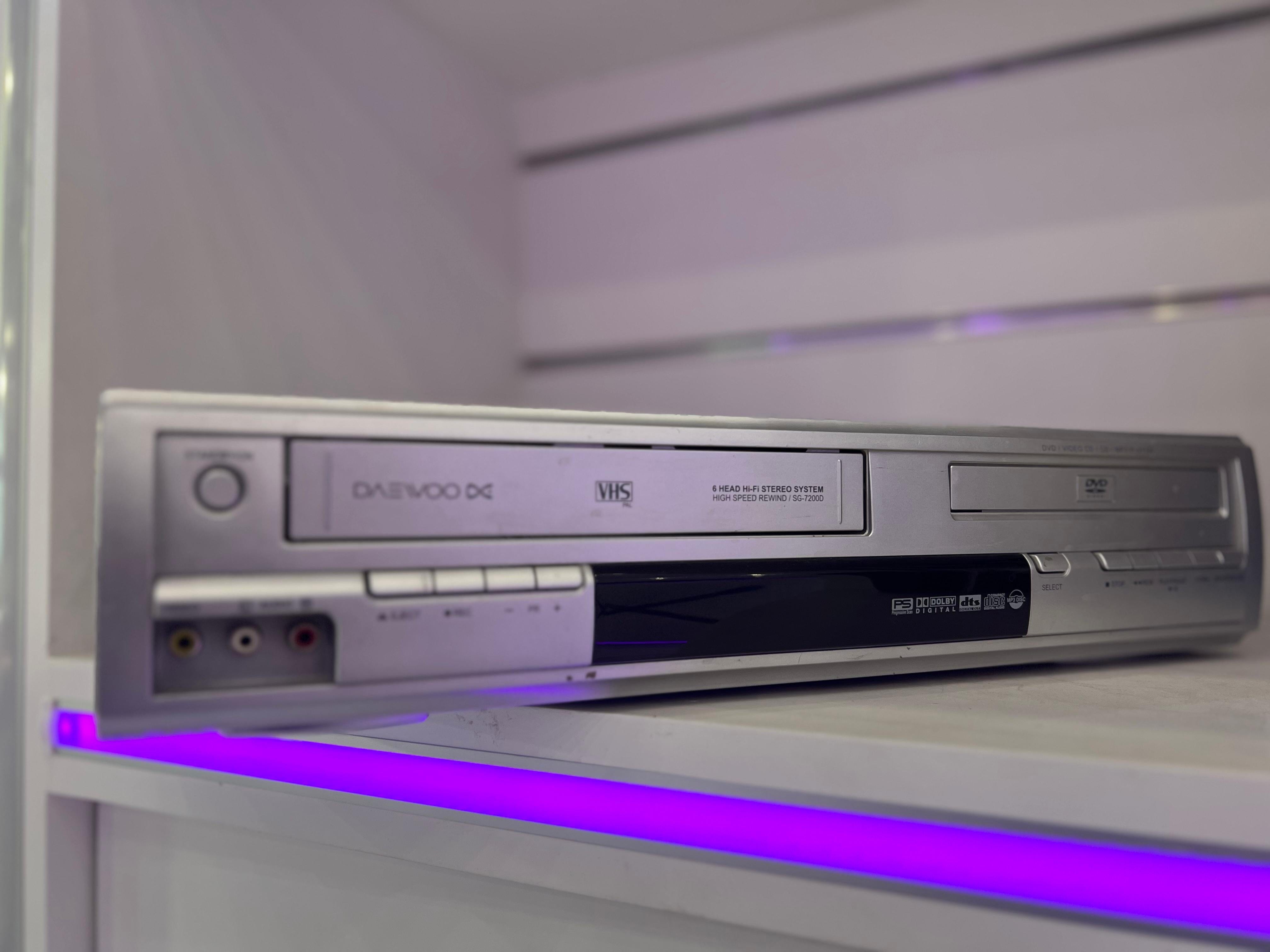 Daewoo VHS & DVD Player SG-7200D - Used Headsets Daewoo