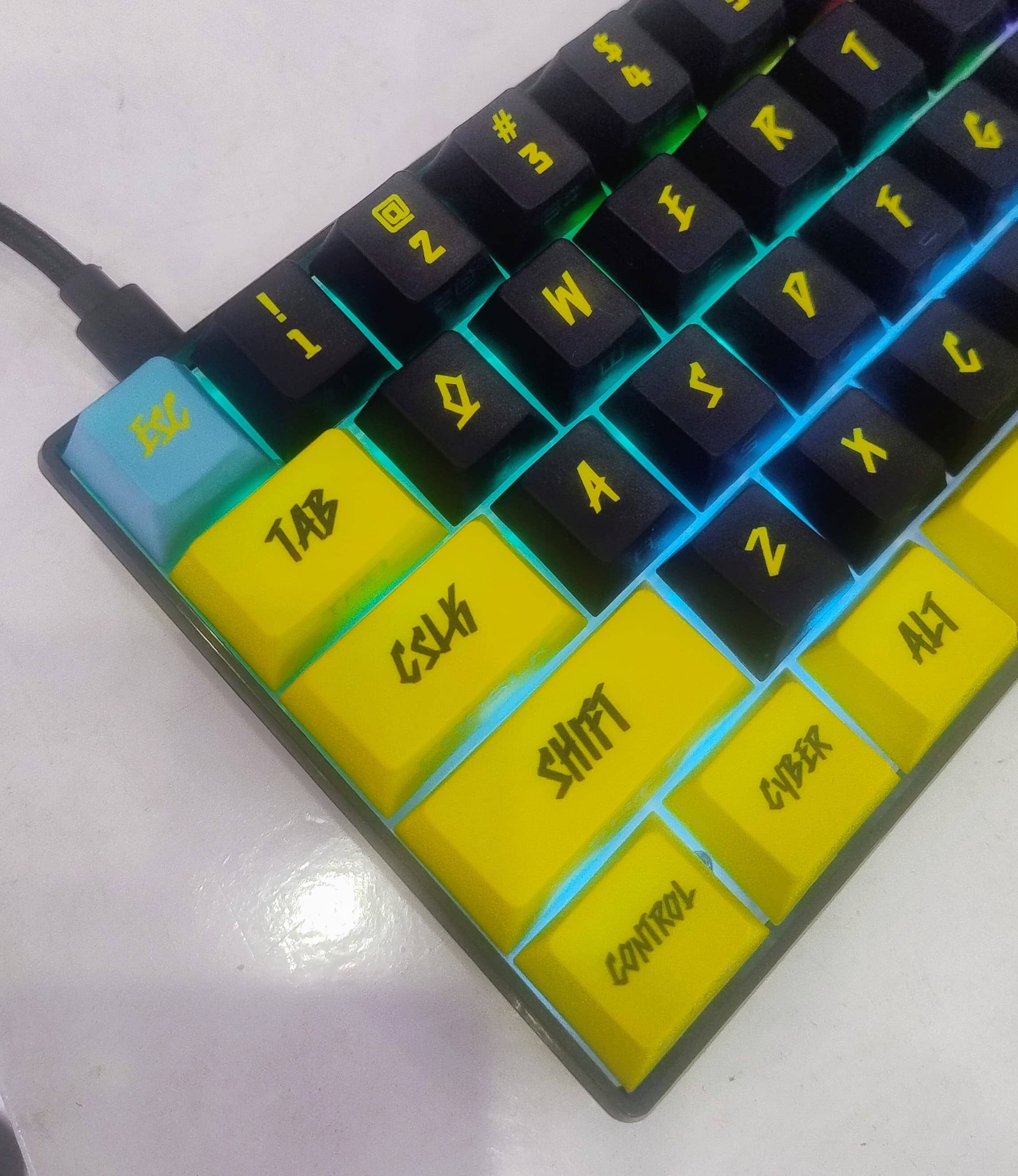 Cyberpunk 60% Mini Wired Mechanical Keyboard - Blue Switches - English Layout Keyboard Retro Games 