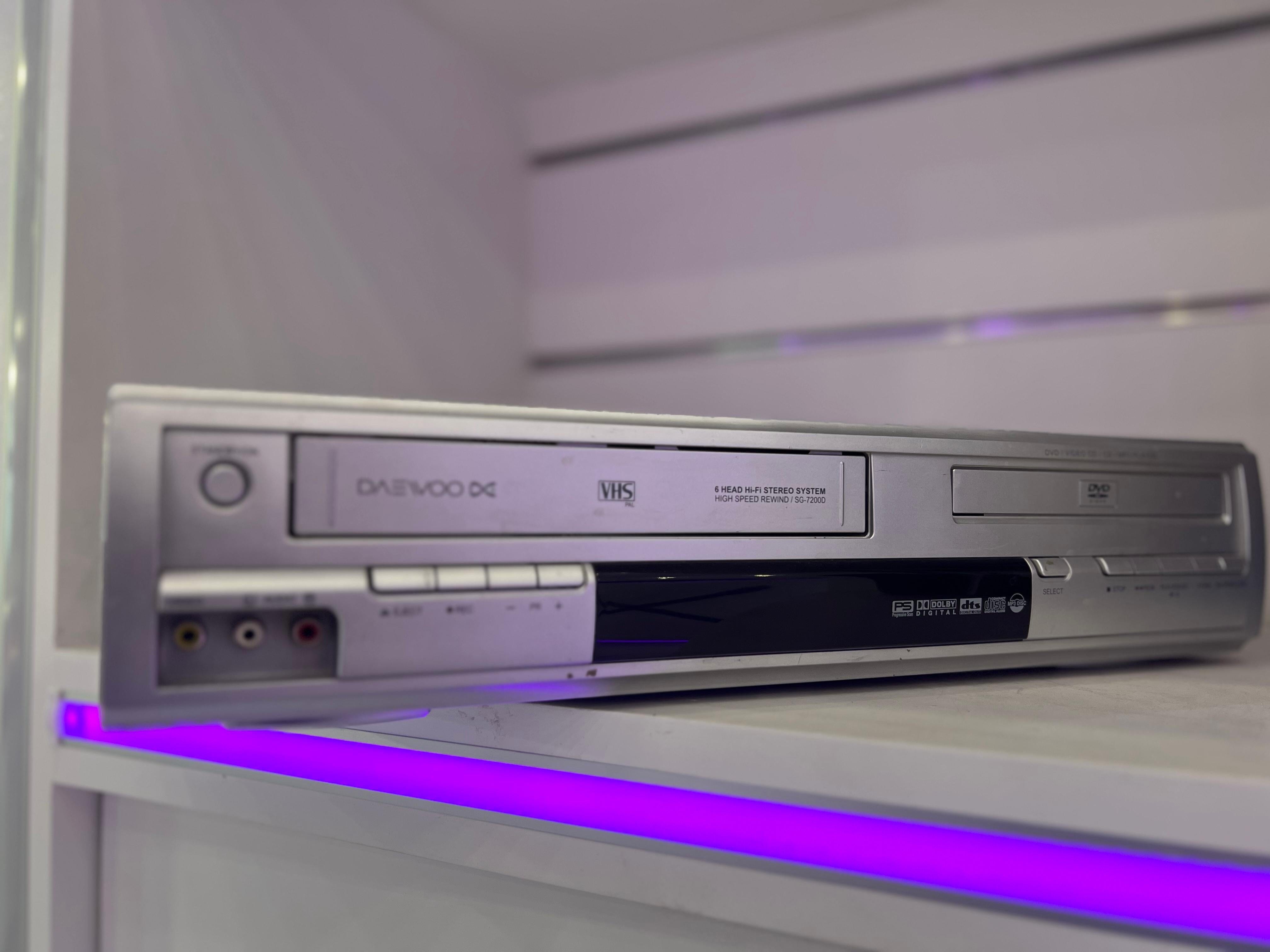 Daewoo VHS & DVD Player SG-7200D - Used Headsets Daewoo 