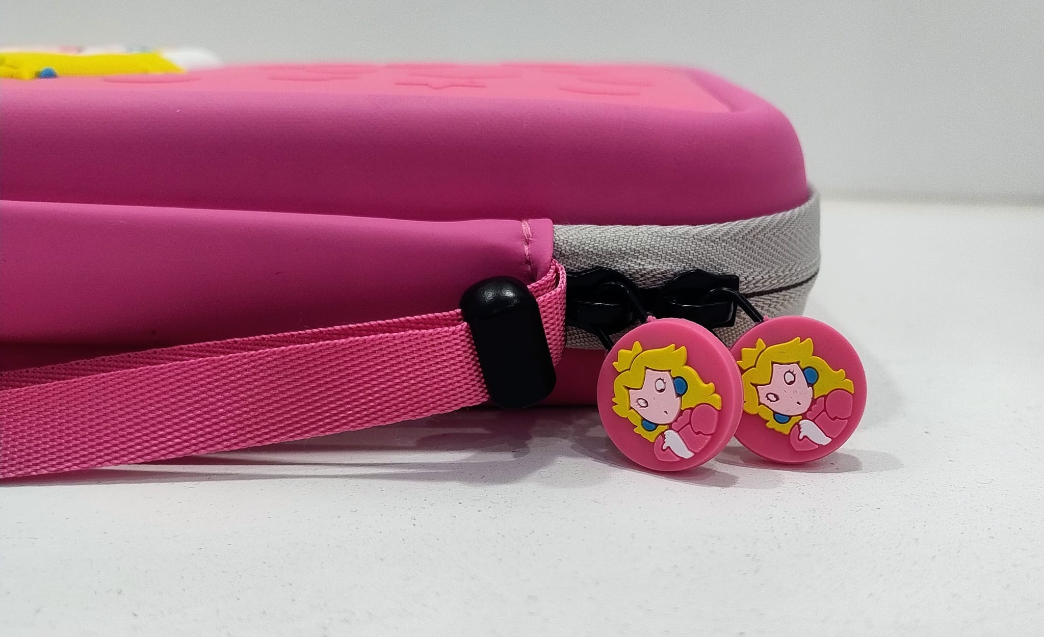 Nintendo Switch 2 carrying case: Princess Peach Edition Video Game Console Accessories Retro Games 